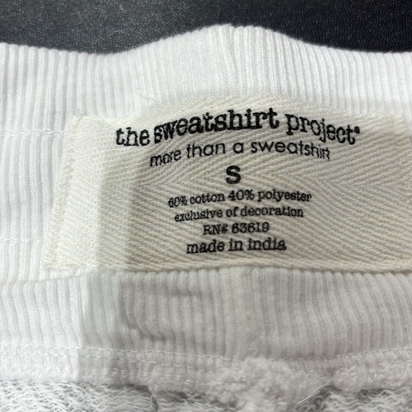 The Sweatshirt Project,Elastic drawstring waist, hip pockets,cotton poly shorts - Picture 9 of 9